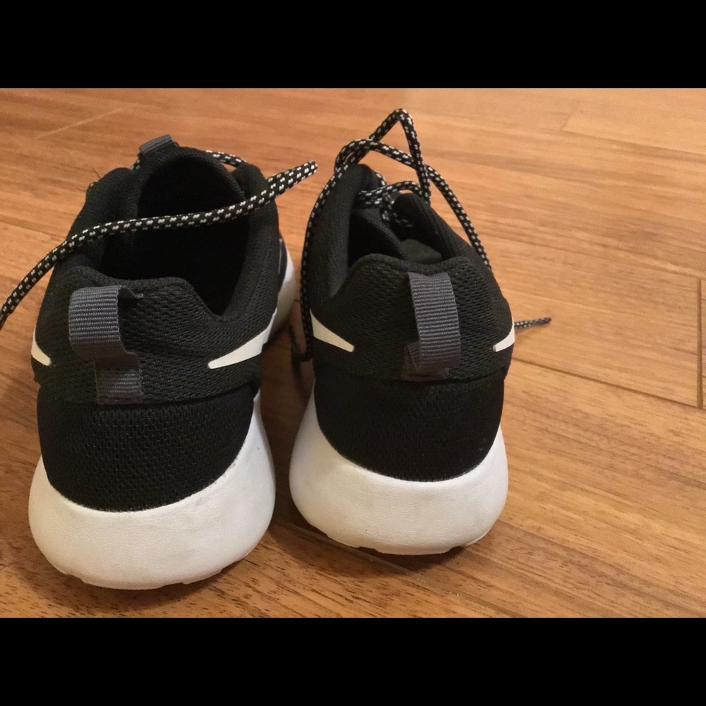 Nike Rosches - Picture 4 of 4